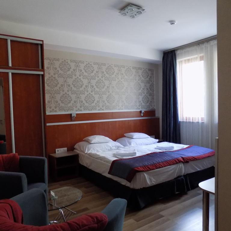 Fortuna Hotel Мишкольц Экстерьер фото