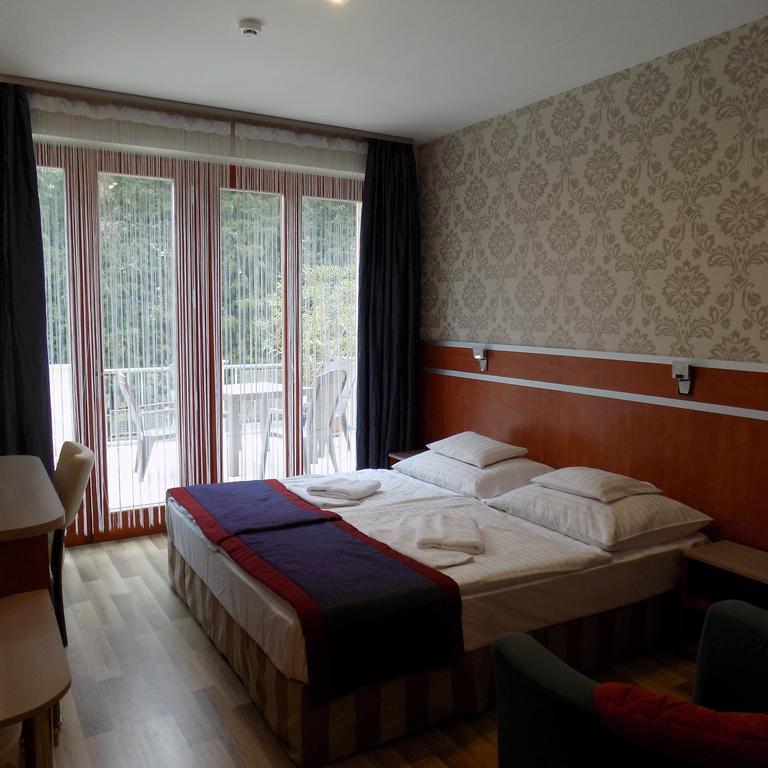 Fortuna Hotel Мишкольц Экстерьер фото